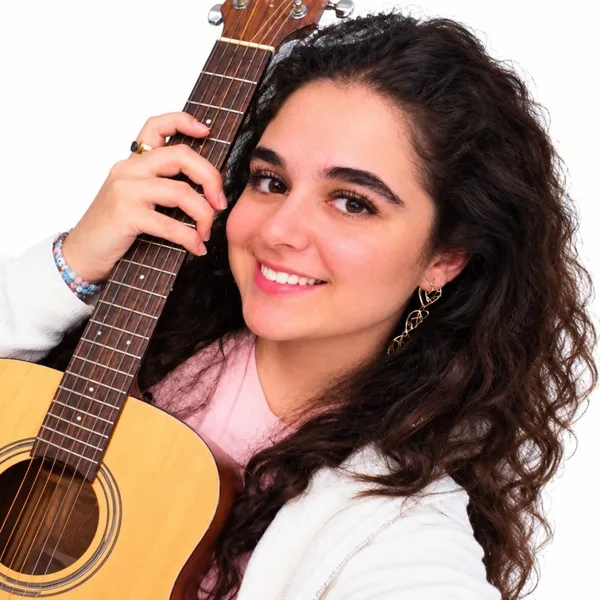 Gigi Abinader, Instructor