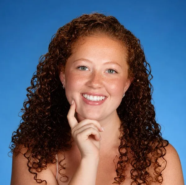 Madison Eisenberg, Front Desk